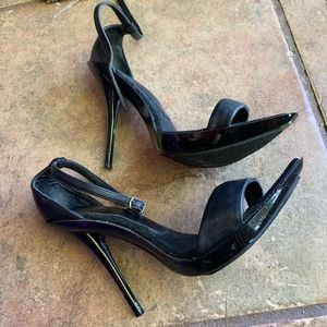 Colin Stuart Black Pointy Toe Ankle Strap Sandals